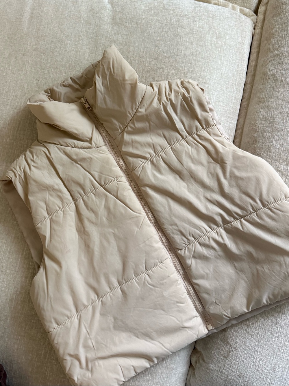 Cropped Puffer Vest - Cream Colored